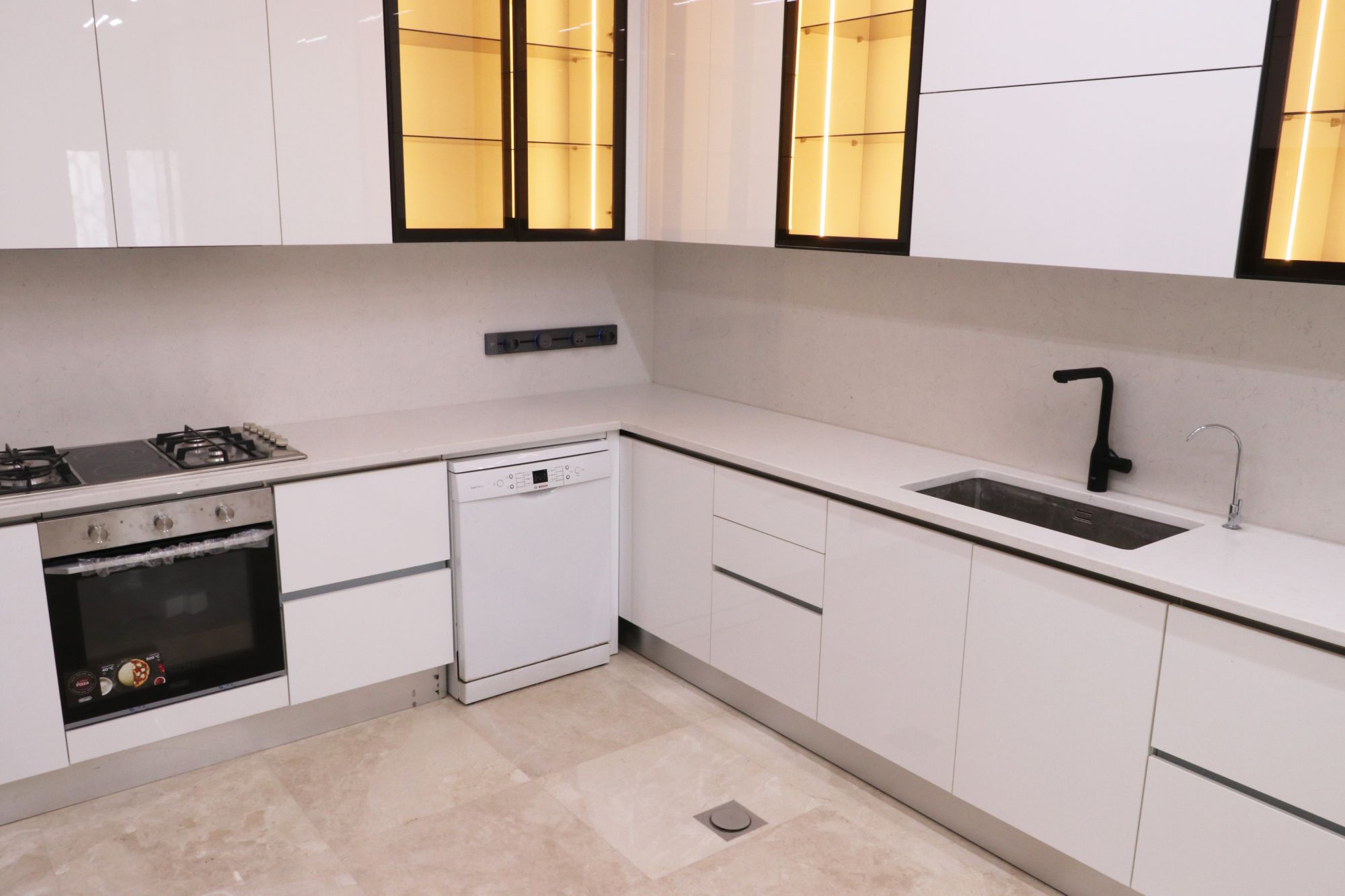 Carrara White Kitchen - A Unique Design That Touches Luxury